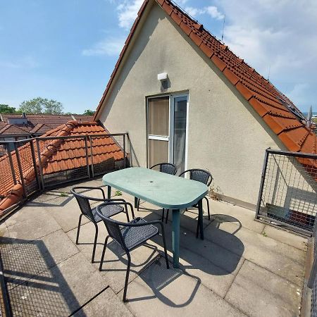 Utulny Apartman V Bratislava 4 Exterior photo